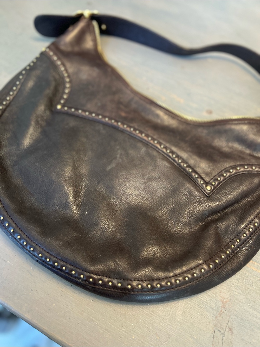 Studded Micheal Kors shoulder bag
Bohemian style 
Nice condition - Picture 4 of 8